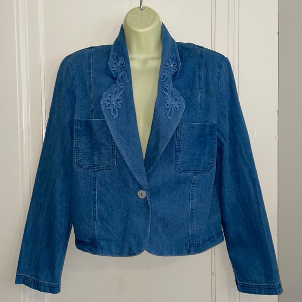 Vtg 80s/90s blue denim cotton cropped jacket with floral ribbon embellishment